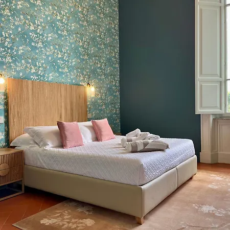 Luxury With Large Terrace And Jacuzzi Next To Famous Historic Walls Of Апартаменты Лукка